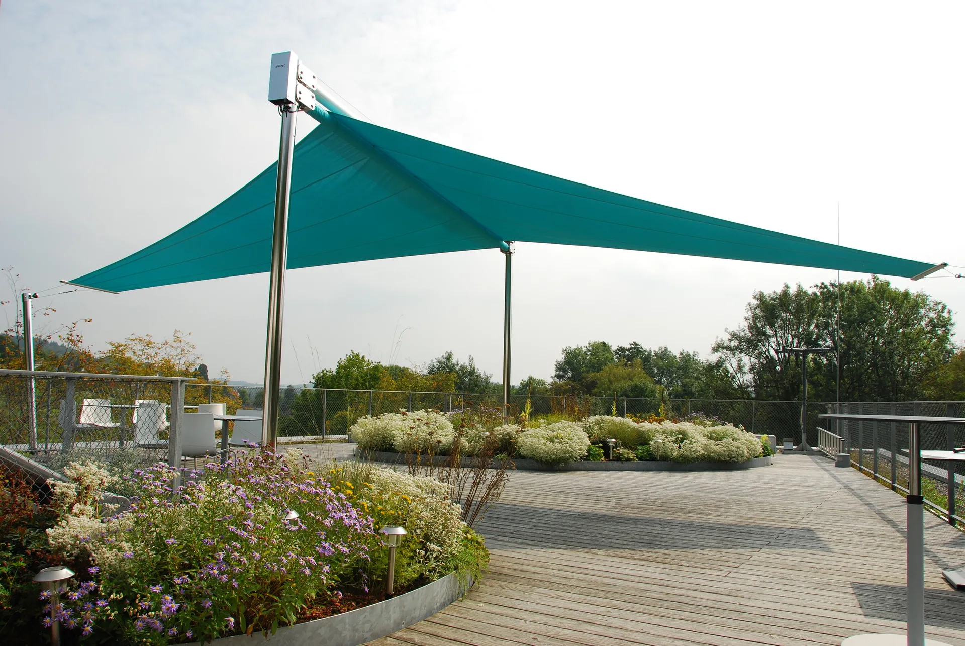 AERIS Outdoor Systems Die neue Generation rollbarer Sonnensegelsysteme.
