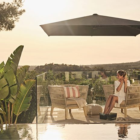 Ihr Mehrwert
praktischer Freiarmschirm
LED-Beleuchtung optional möglich
hält Windgeschwindigkeiten bis zu 55 km/h, Stufe 7 .